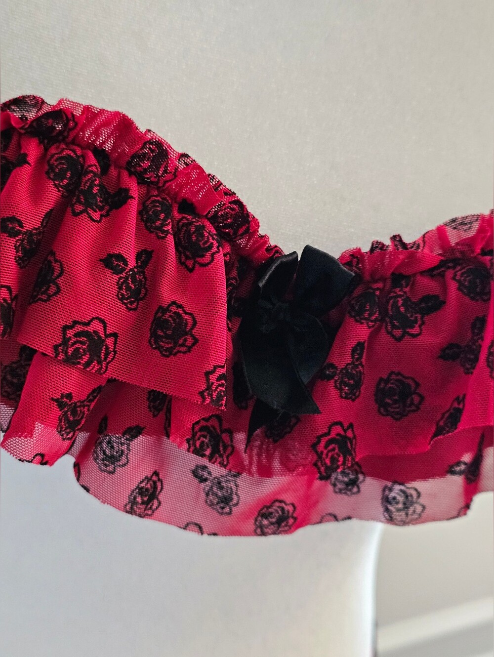 Vintage-Style Red & Black Rose Ruffle Lingerie Set - 2 Piece - Picture 2 of 13